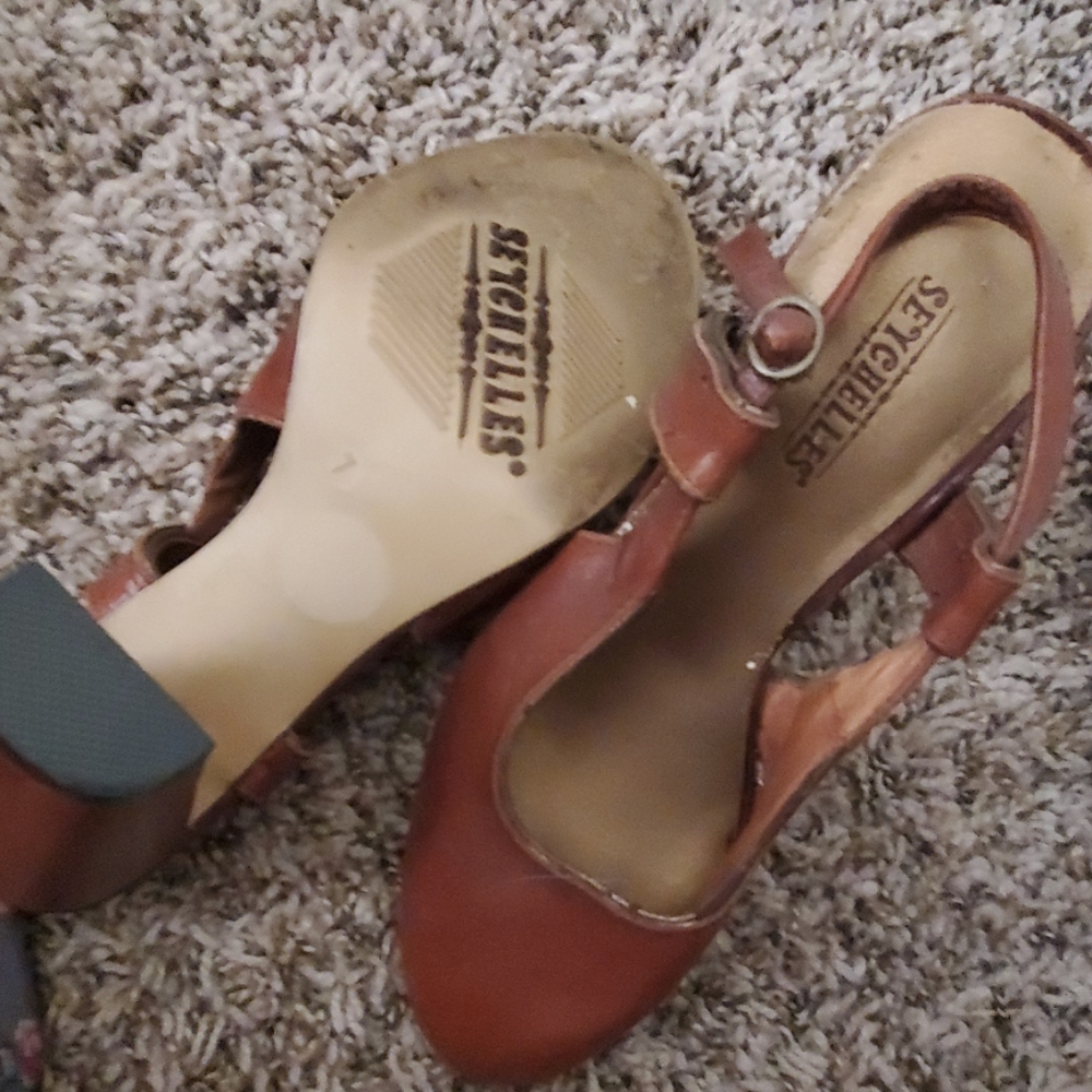Seychelles pumps
